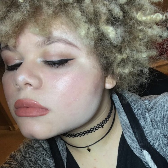 Meet your Posher, Ariel - Picture 1 of 1